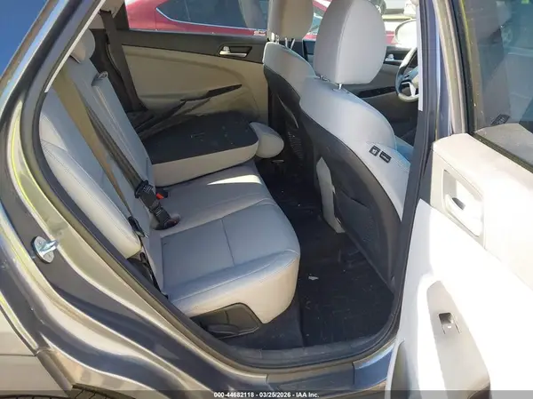 KM8J33A41KU073965 2019 HYUNDAI TUCSON - Image 8