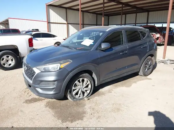 KM8J33A41KU886710 2019 HYUNDAI TUCSON - Image 2