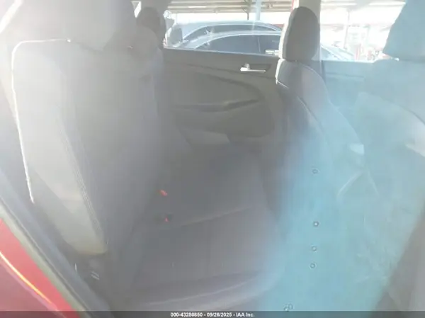 KM8J33A41MU381317 2021 HYUNDAI TUCSON - Image 8