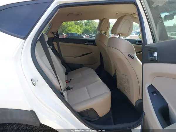 KM8J33A42GU023776 2016 HYUNDAI TUCSON - Image 8