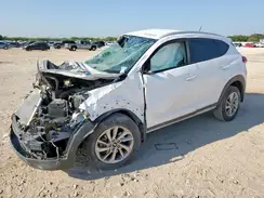 KM8J33A42GU110982 2016 HYUNDAI TUCSON