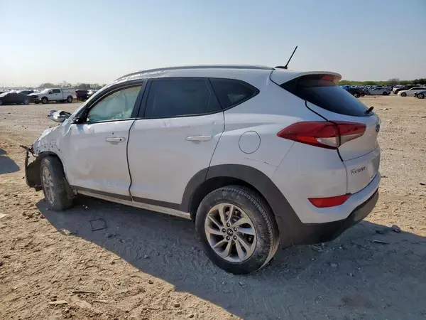 KM8J33A42GU110982 2016 HYUNDAI TUCSON - Image 2