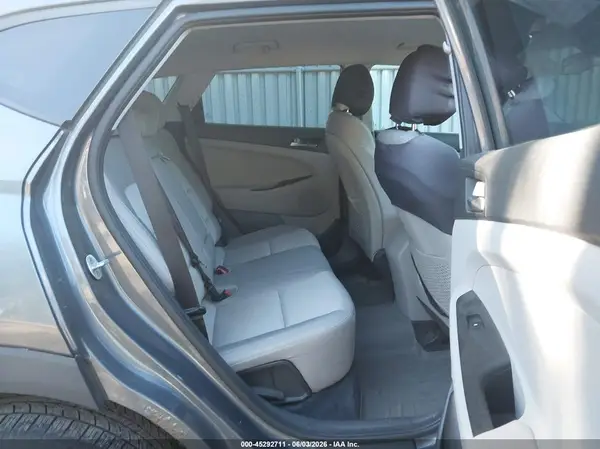 KM8J33A42GU116264 2016 HYUNDAI TUCSON - Image 8