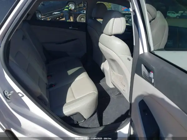 KM8J33A42GU121741 2016 HYUNDAI TUCSON - Image 8