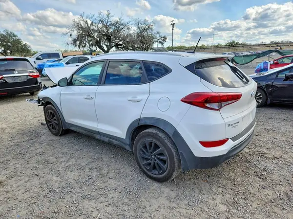 KM8J33A42GU122680 2016 HYUNDAI TUCSON - Image 2