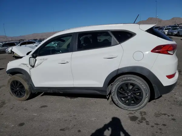 KM8J33A42GU126583 2016 HYUNDAI TUCSON - Image 2