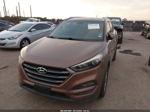 KM8J33A42GU139317 2016 HYUNDAI TUCSON - Image 2