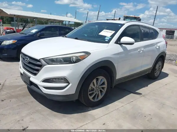KM8J33A42GU142766 2016 HYUNDAI TUCSON - Image 2