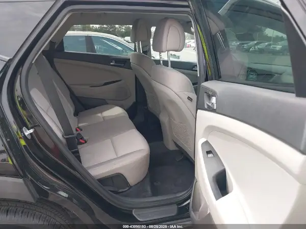 KM8J33A42GU145747 2016 HYUNDAI TUCSON - Image 8