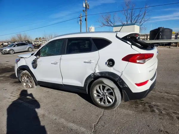 KM8J33A42GU161222 2016 HYUNDAI TUCSON - Image 2