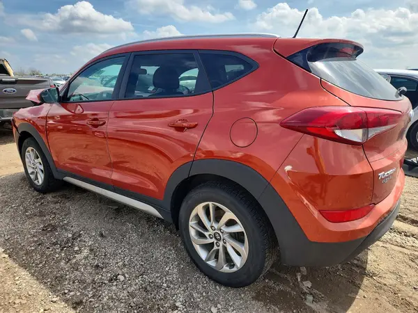 KM8J33A42HU253464 2017 HYUNDAI TUCSON - Image 2