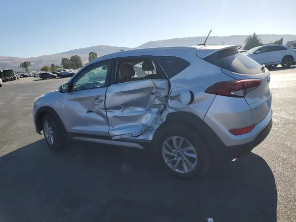 KM8J33A42HU263167 2017 HYUNDAI TUCSON - Image 2