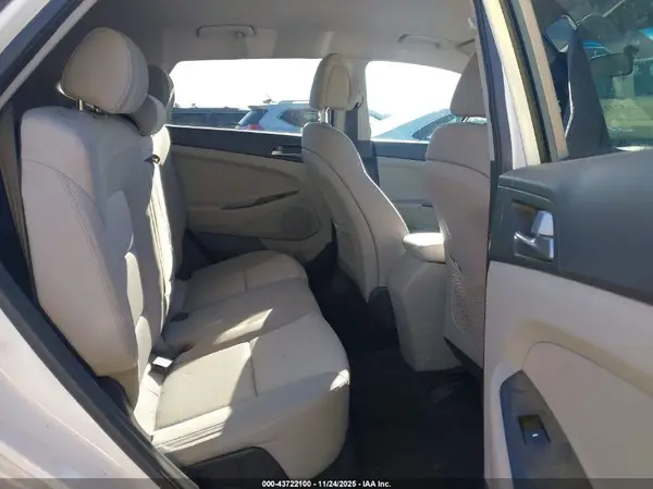KM8J33A42HU267719 2017 HYUNDAI TUCSON - Image 8