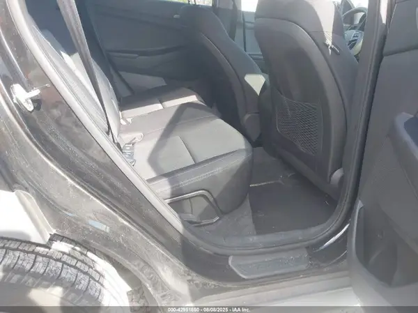 KM8J33A42HU272094 2017 HYUNDAI TUCSON - Image 8