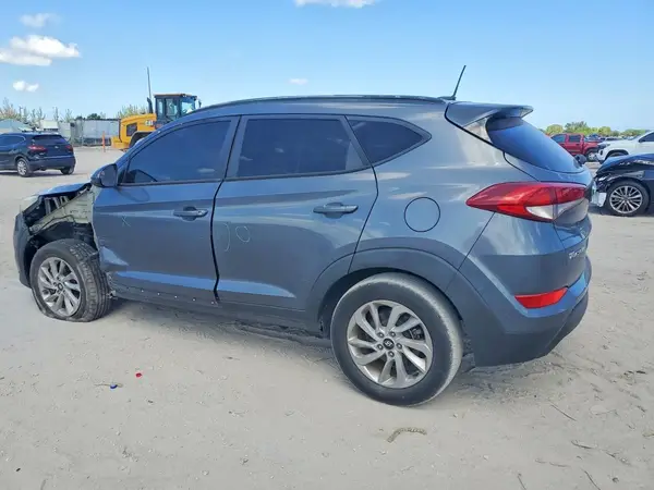 KM8J33A42HU276842 2017 HYUNDAI TUCSON - Image 2