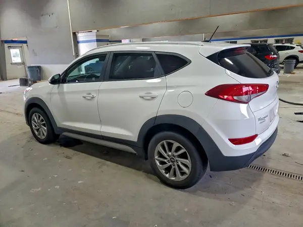 KM8J33A42HU295553 2017 HYUNDAI TUCSON - Image 2