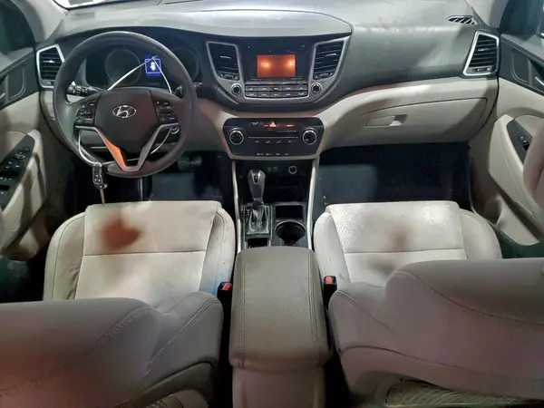 KM8J33A42HU295553 2017 HYUNDAI TUCSON - Image 8