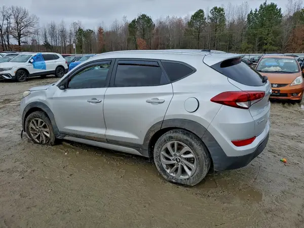 KM8J33A42HU296542 2017 HYUNDAI TUCSON - Image 2