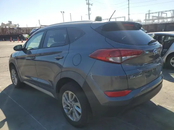 KM8J33A42HU313548 2017 HYUNDAI TUCSON - Image 2
