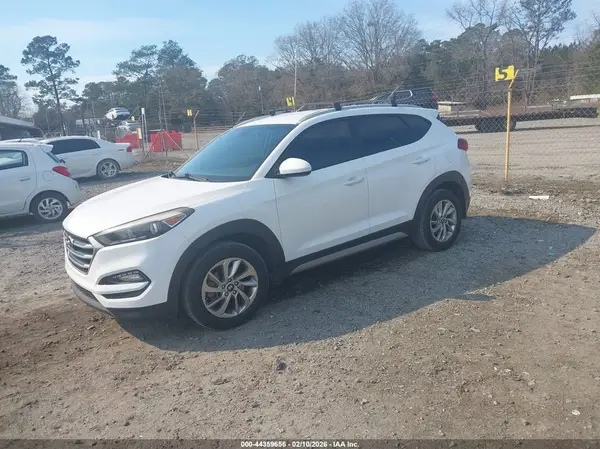 KM8J33A42HU328373 2017 HYUNDAI TUCSON - Image 2