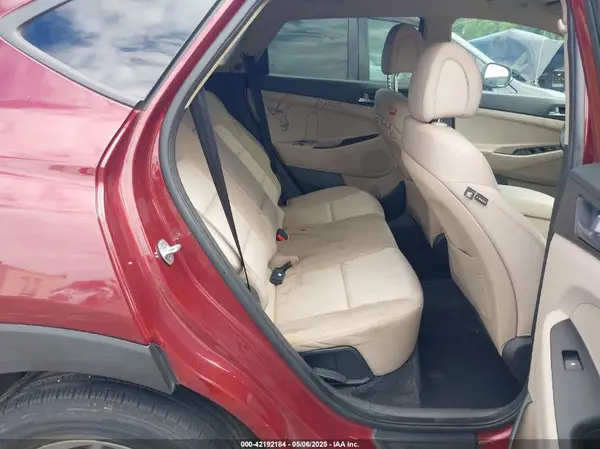 KM8J33A42HU344752 2017 HYUNDAI TUCSON - Image 8