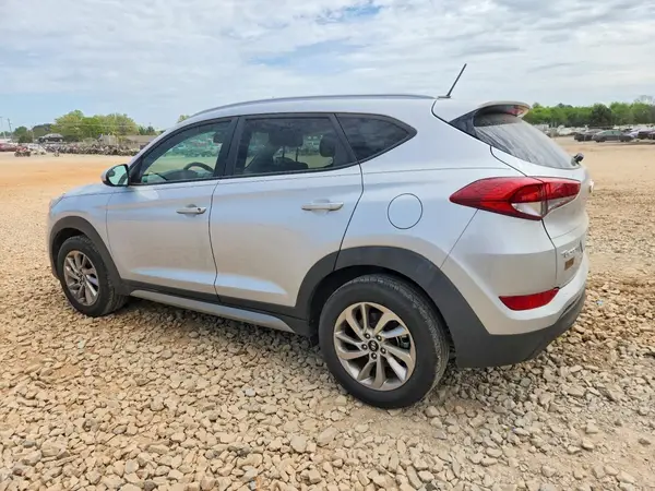 KM8J33A42HU347795 2017 HYUNDAI TUCSON - Image 2