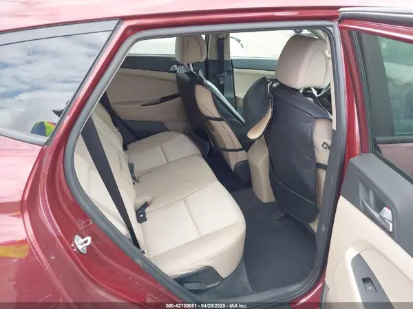 KM8J33A42HU357078 2017 HYUNDAI TUCSON - Image 8