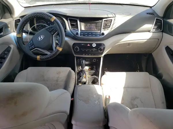 KM8J33A42HU374057 2017 HYUNDAI TUCSON - Image 8