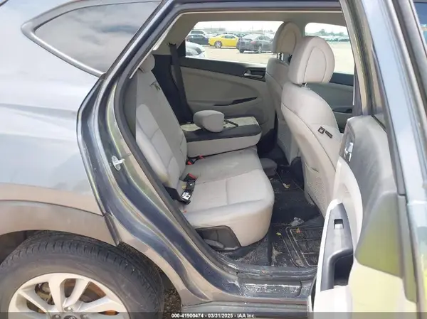 KM8J33A42HU375273 2017 HYUNDAI TUCSON - Image 8