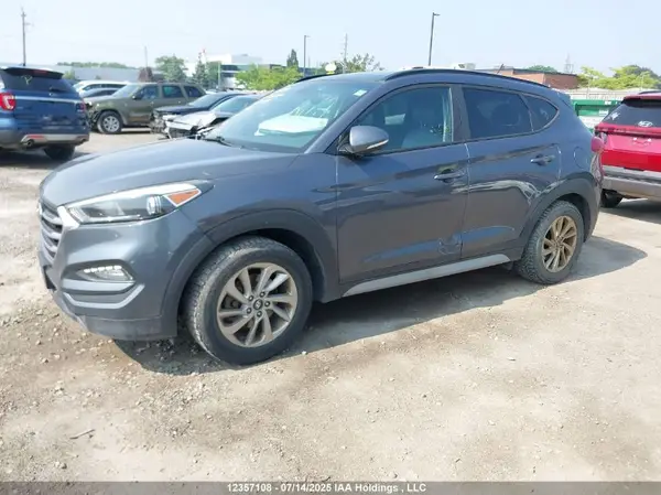 KM8J33A42HU377363 2017 HYUNDAI TUCSON - Image 2