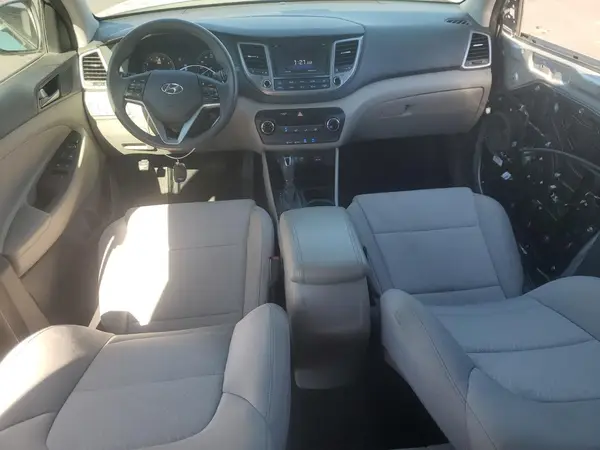 KM8J33A42HU381185 2017 HYUNDAI TUCSON - Image 8