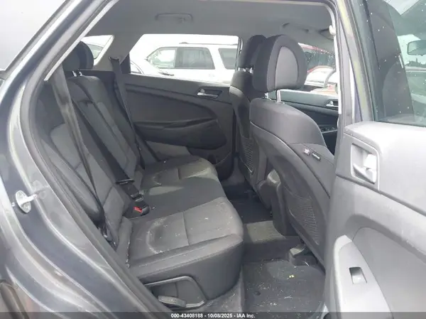 KM8J33A42HU393143 2017 HYUNDAI TUCSON - Image 8