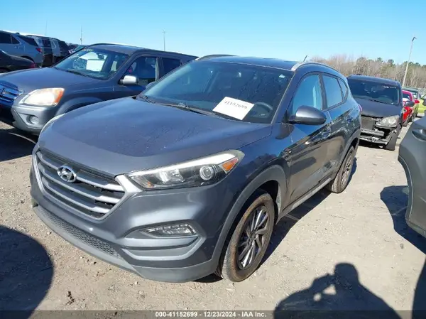 KM8J33A42HU394048 2017 HYUNDAI TUCSON - Image 2