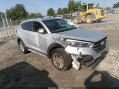 KM8J33A42HU398598 2017 HYUNDAI TUCSON