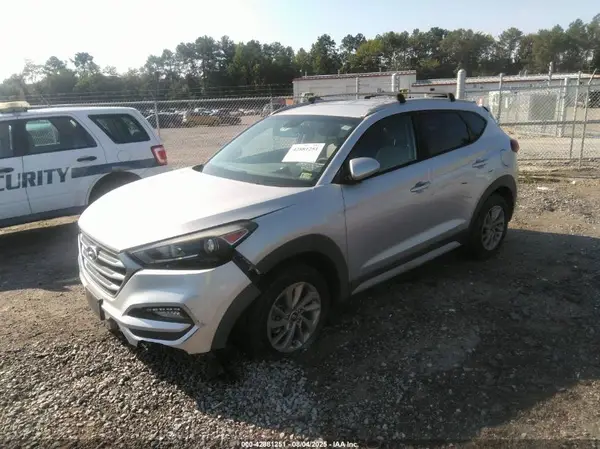 KM8J33A42HU398598 2017 HYUNDAI TUCSON - Image 2