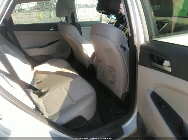 KM8J33A42HU398598 2017 HYUNDAI TUCSON - Image 8