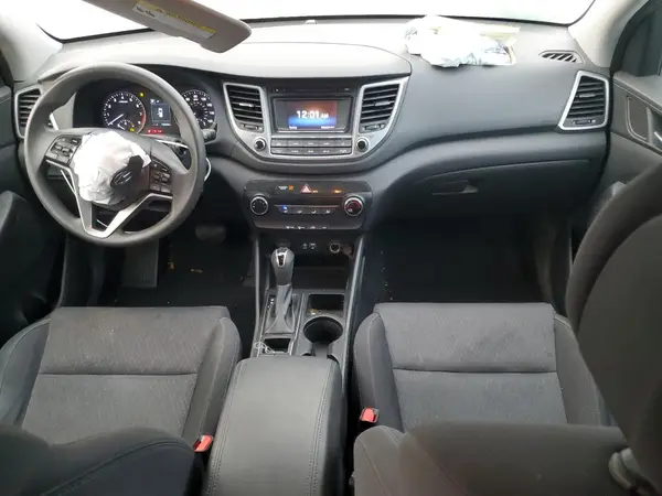 KM8J33A42HU400057 2017 HYUNDAI TUCSON - Image 8