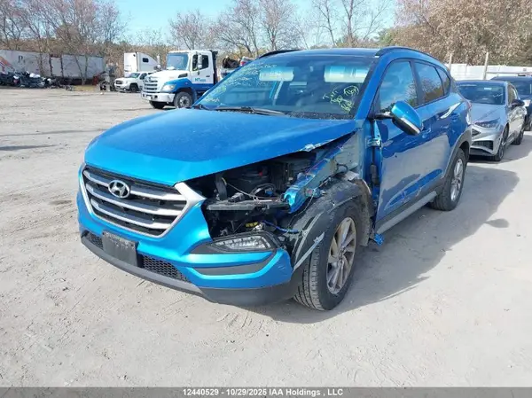 KM8J33A42HU409986 2017 HYUNDAI TUCSON - Image 2