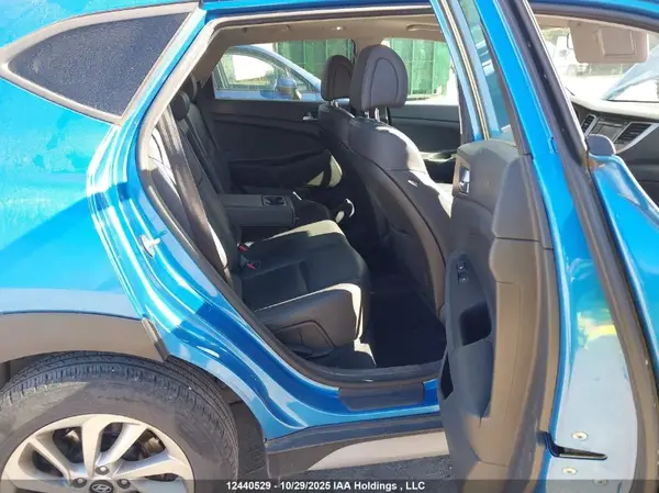 KM8J33A42HU409986 2017 HYUNDAI TUCSON - Image 8