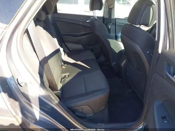 KM8J33A42HU413021 2017 HYUNDAI TUCSON - Image 8