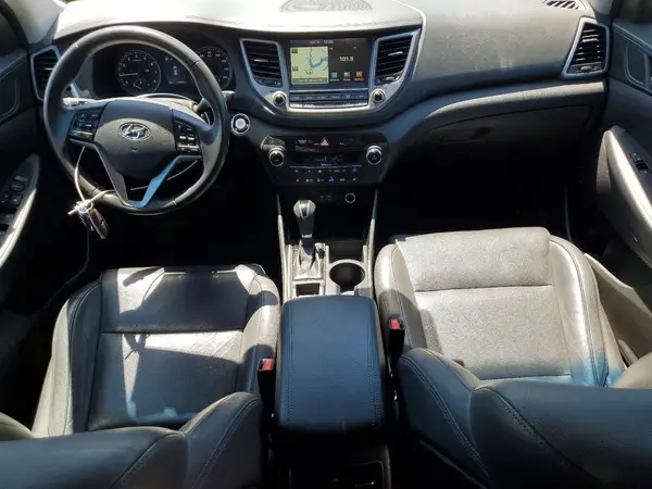 KM8J33A42HU413150 2017 HYUNDAI TUCSON - Image 8