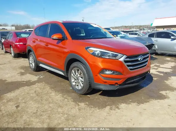 KM8J33A42HU438212 2017 HYUNDAI TUCSON - Image 1