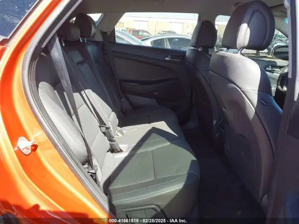 KM8J33A42HU438212 2017 HYUNDAI TUCSON - Image 8