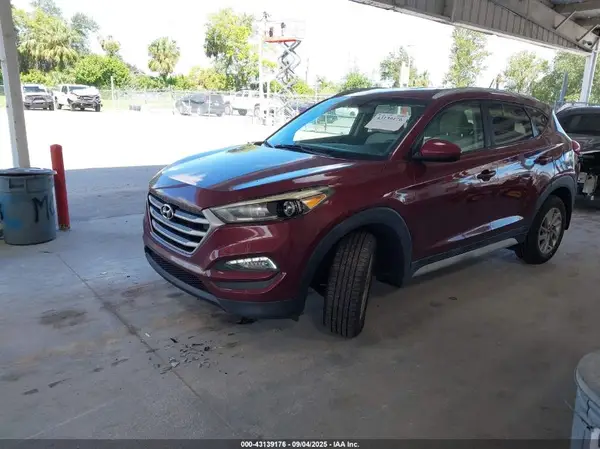 KM8J33A42HU443345 2017 HYUNDAI TUCSON - Image 2