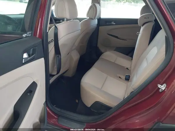 KM8J33A42HU443345 2017 HYUNDAI TUCSON - Image 8