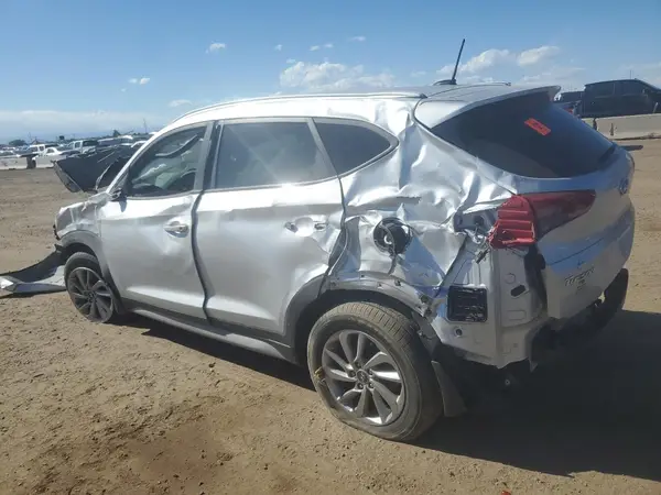 KM8J33A42HU459058 2017 HYUNDAI TUCSON - Image 2