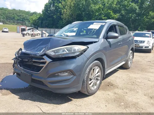KM8J33A42HU462087 2017 HYUNDAI TUCSON - Image 2