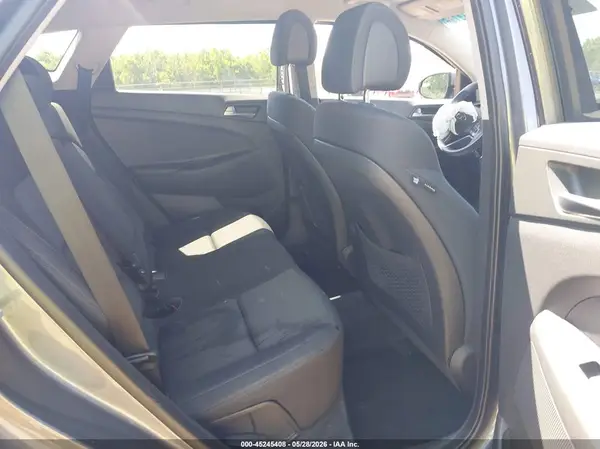 KM8J33A42HU462087 2017 HYUNDAI TUCSON - Image 8