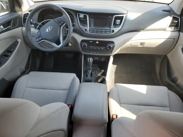 KM8J33A42HU462574 2017 HYUNDAI TUCSON - Image 8