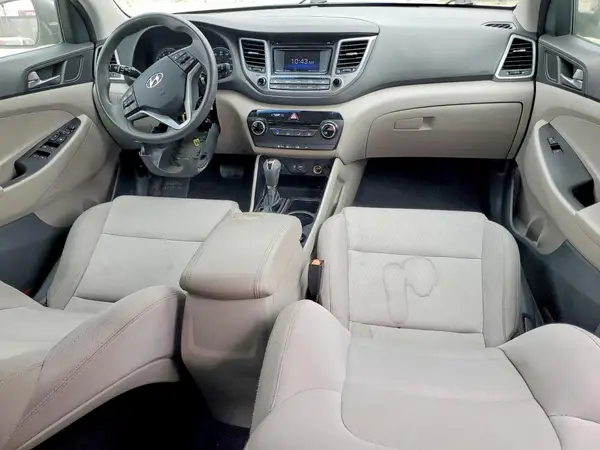 KM8J33A42HU463563 2017 HYUNDAI TUCSON - Image 8